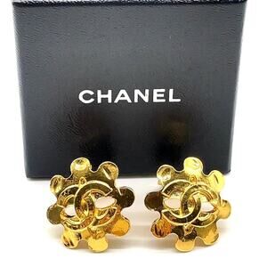 CHANEL Coco Mark CC Flower Motif GP 94P Earrings W/Box